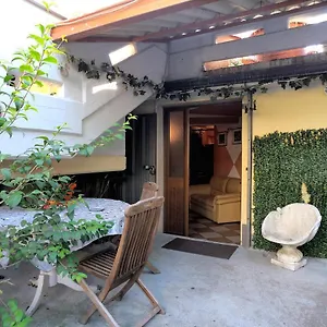 https://appartamento-piano-terra-marina-di-massa.it-tuscanyhotel.com