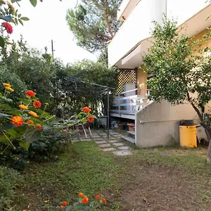https://casa-con-giardino-vicino-al-mare.it-tuscanyhotel.com